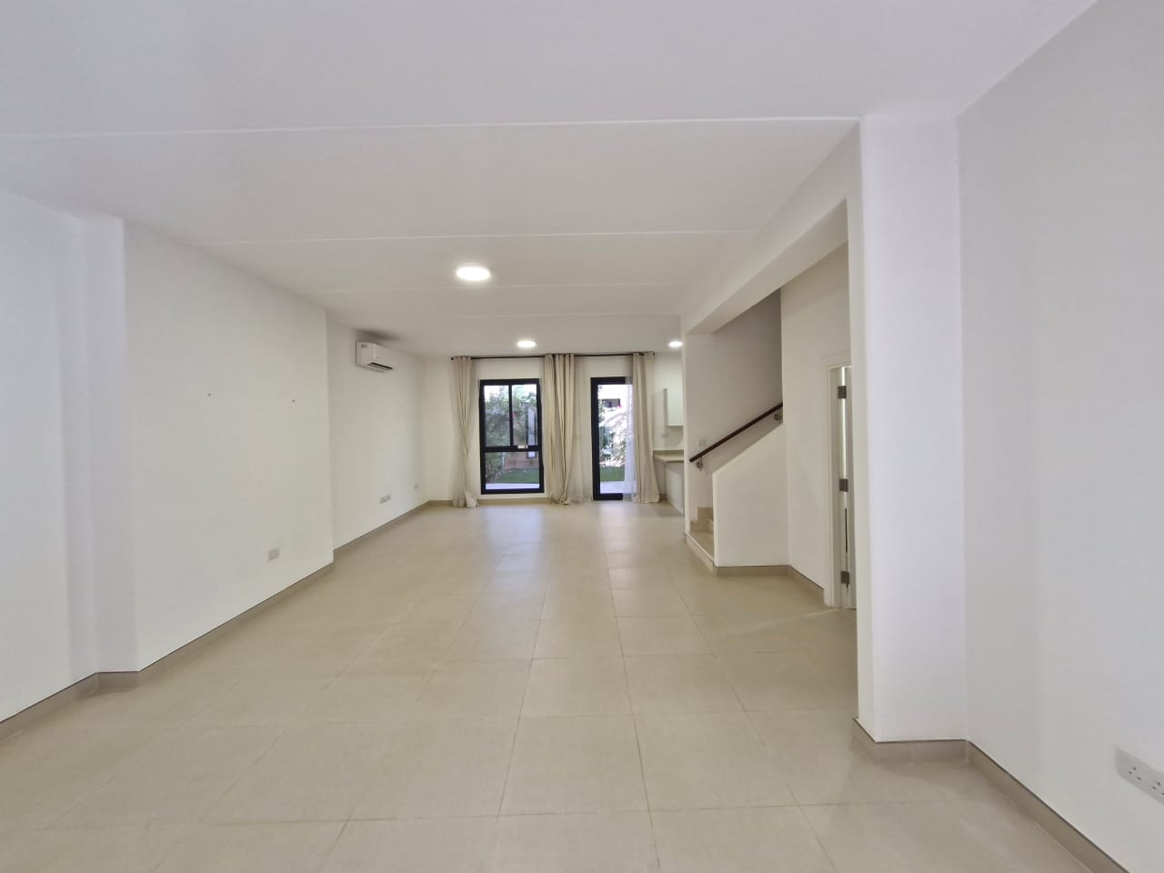 🏡 *Modern Townhouse for Rent in Sedra (Roshn) – Stylish & Family-Friendly* 👨👩👧👦
